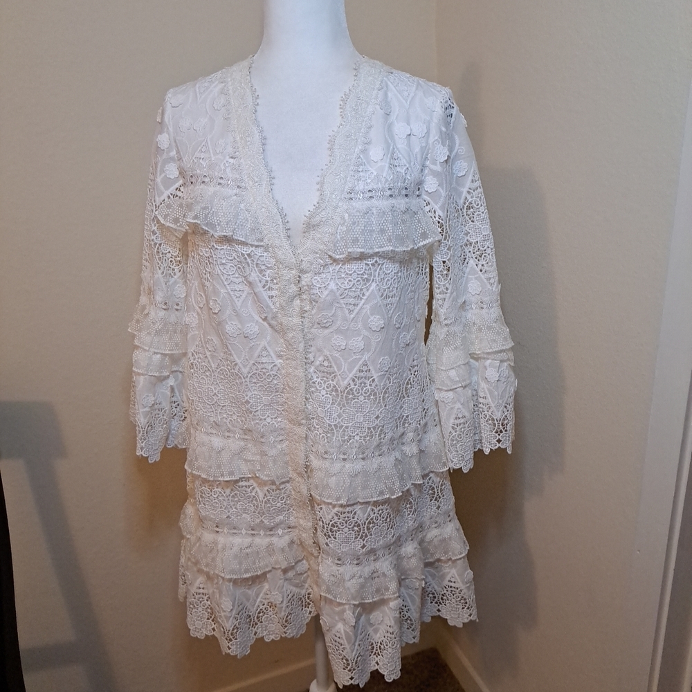 Alexis Dress Ivory Lace Size L EUC Bell Sleeves